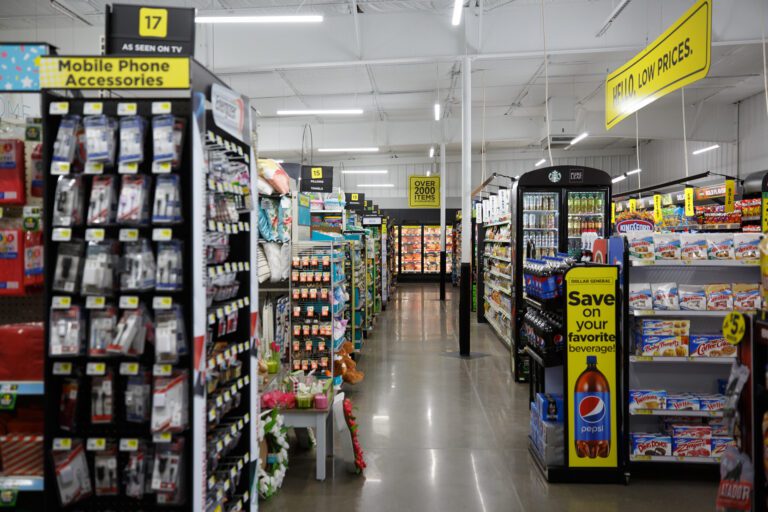 Dollar General relocates store