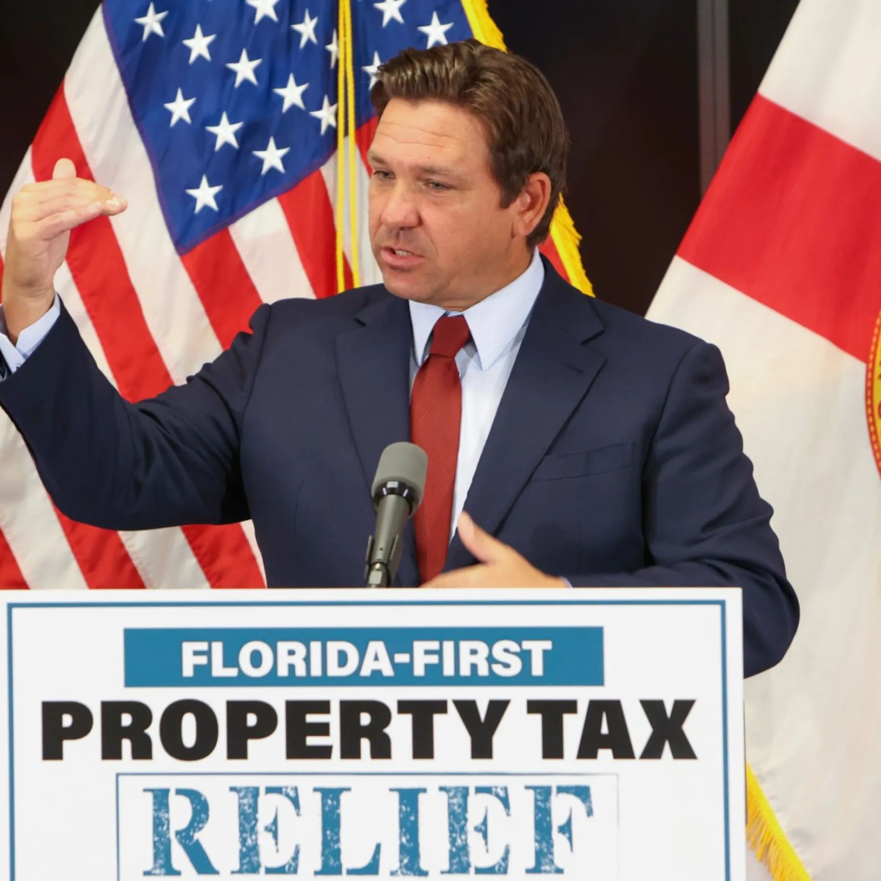 tos-l-desantis-in-orlando-11.jpg